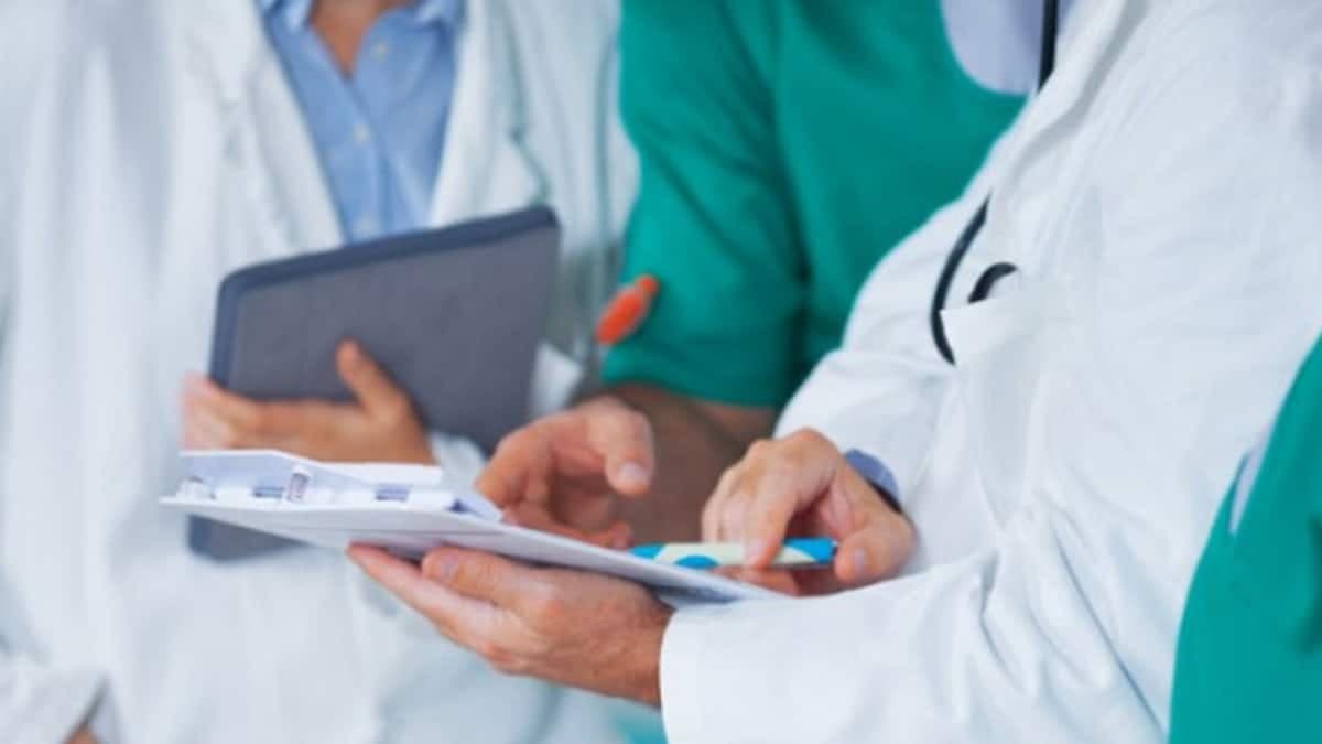 Khyber Pakhtunkhwa boosts doctor stipends for staff working during hospital protests