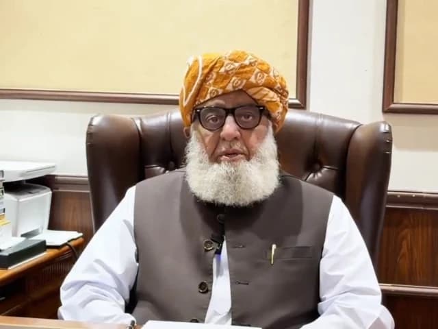 Maulana Fazlur Rehman labels government powerless over terrorism and demands parliamentary session