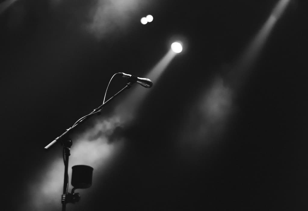 Microphone stage greyscale