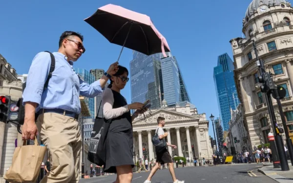 Bank of England Keeps Interest Rates Unchanged Amid Inflation Concerns