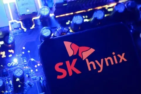 SK Hynix shares surge as AI demand boosts semiconductor market SK Hynix shares surge as AI demand boosts semiconductor market