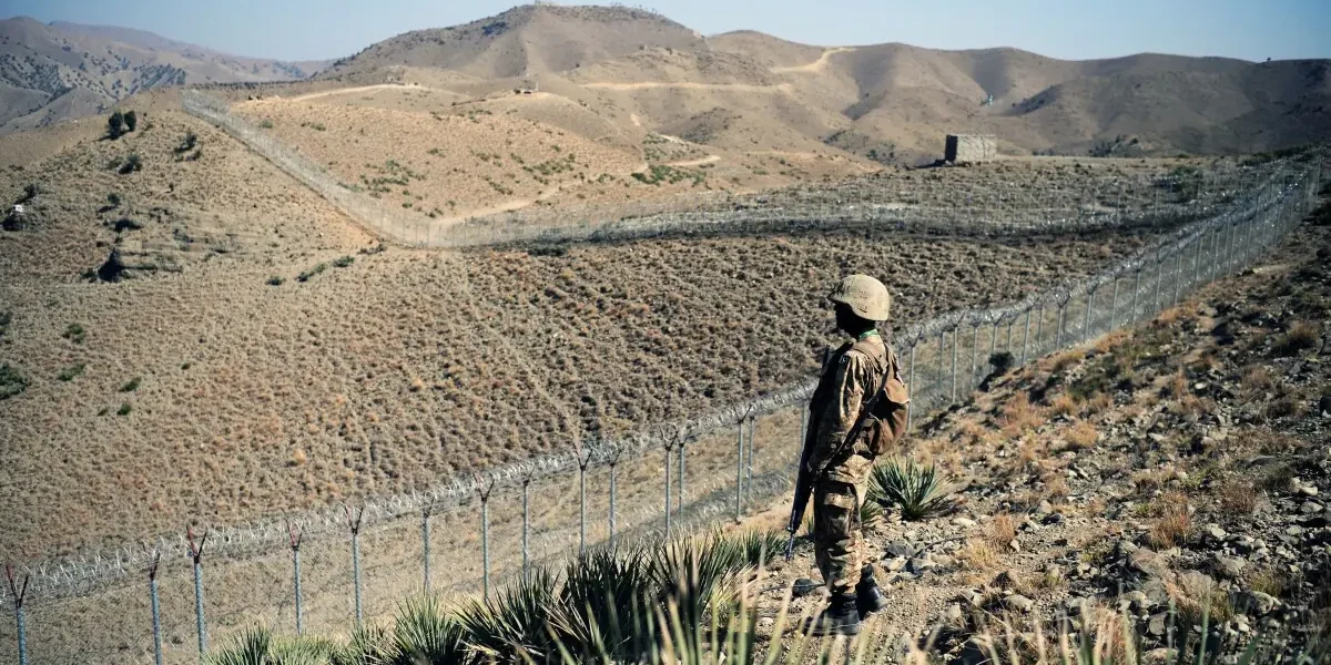 Pakistani forces retaliate against Afghan Taliban border attacks Pakistani forces retaliate against Afghan Taliban border attacks