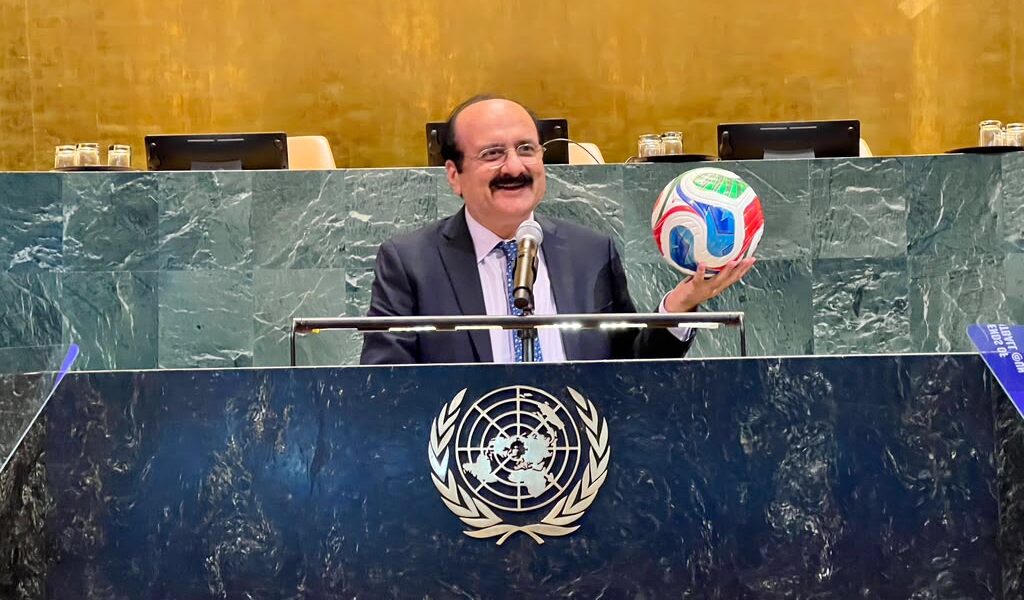 Pakistan’s TRIONDA ball excels at UN FIFA youth event Pakistan’s TRIONDA ball excels at UN FIFA youth event