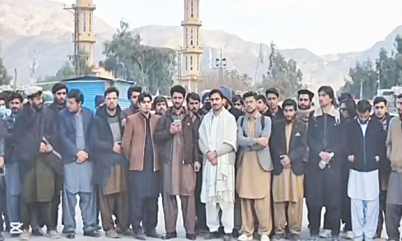 Stranded students return home after months in Afghanistan Stranded students return home after months in Afghanistan