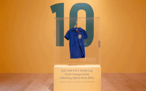 Pele’s historic World Cup shirt fetches .9 million at auction Pele’s historic World Cup shirt fetches .9 million at auction