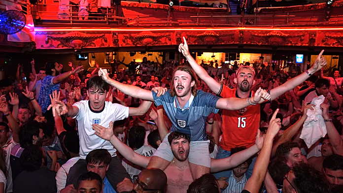 England Advances to World Cup Semifinals with Bellingham's Double England Advances to World Cup Semifinals with Bellingham's Double