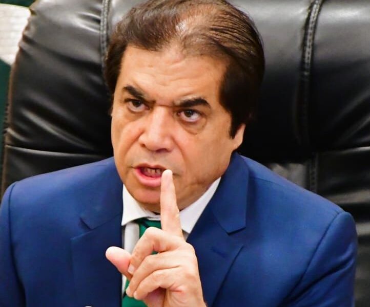 Railways Minister Prohibits VIP Culture, Bans Use of Saloons and VIP Rooms Railways Minister Prohibits VIP Culture, Bans Use of Saloons and VIP Rooms