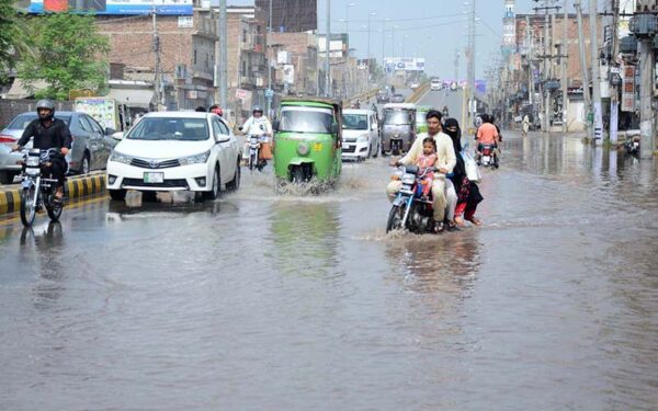 DC reviews rainwater drainage amid heavy rains in Sialkot DC reviews rainwater drainage amid heavy rains in Sialkot