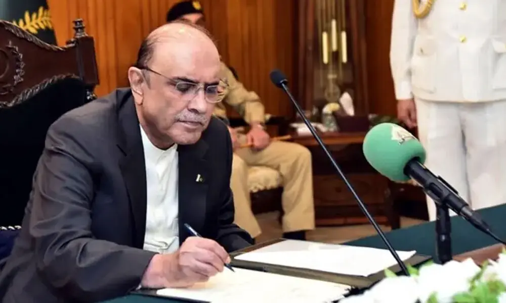 President Zardari Approves Honours for General Aamer Raza