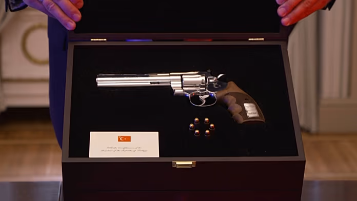 Erdogan gifts NATO leaders revolvers as parting gifts Erdogan gifts NATO leaders revolvers as parting gifts