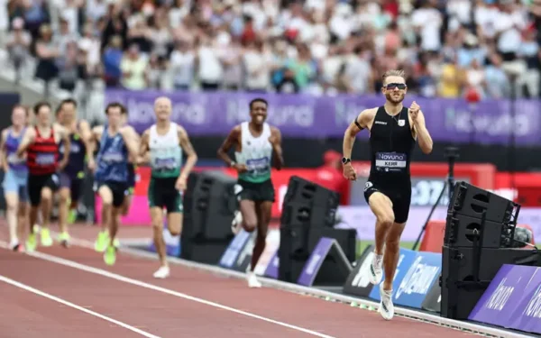 Kerr Smashes 27-Year-Old World Mile Record at London Diamond League Kerr Smashes 27-Year-Old World Mile Record at London Diamond League