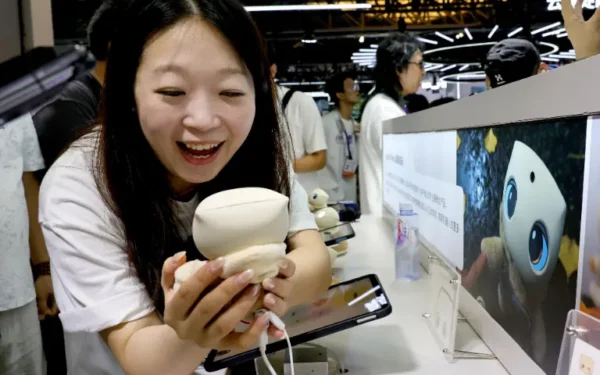 Chinese Tech Giants Unveil Smartphones with Built-in AI Agents Chinese Tech Giants Unveil Smartphones with Built-in AI Agents