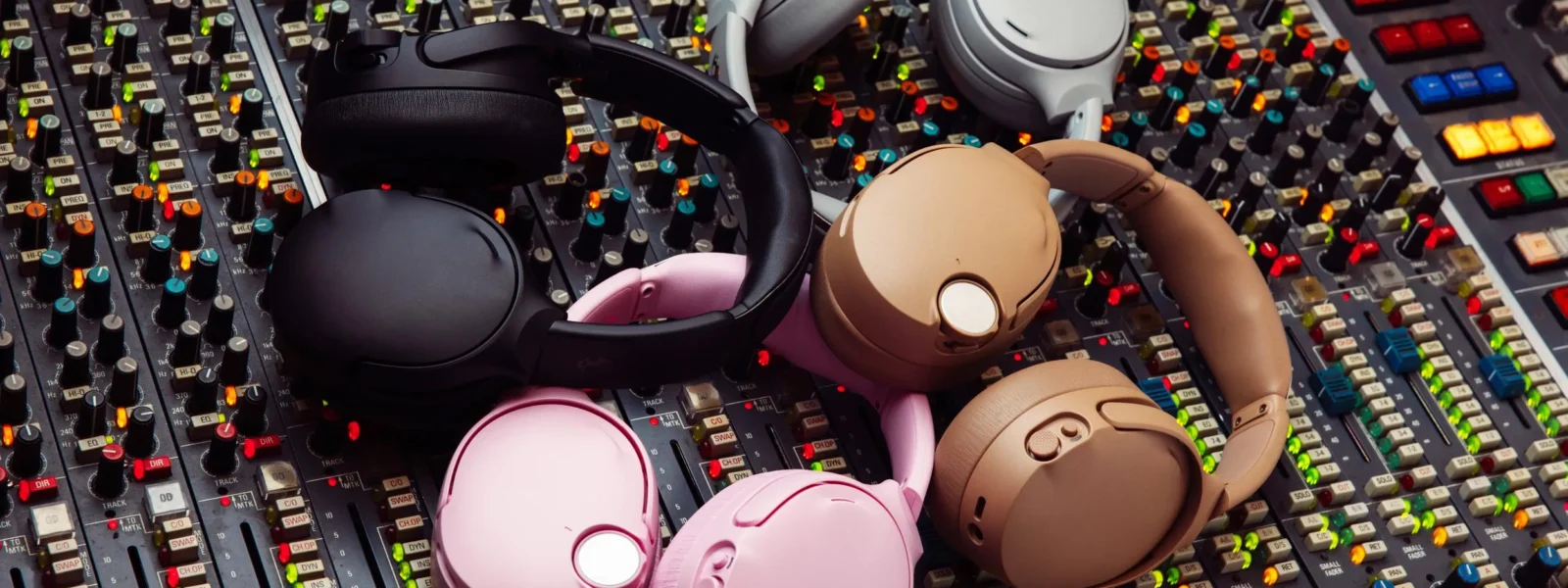 Skullcandy’s Crusher Headphones Now Feature Bose’s Noise-Canceling Technology Skullcandy’s Crusher Headphones Now Feature Bose’s Noise-Canceling Technology