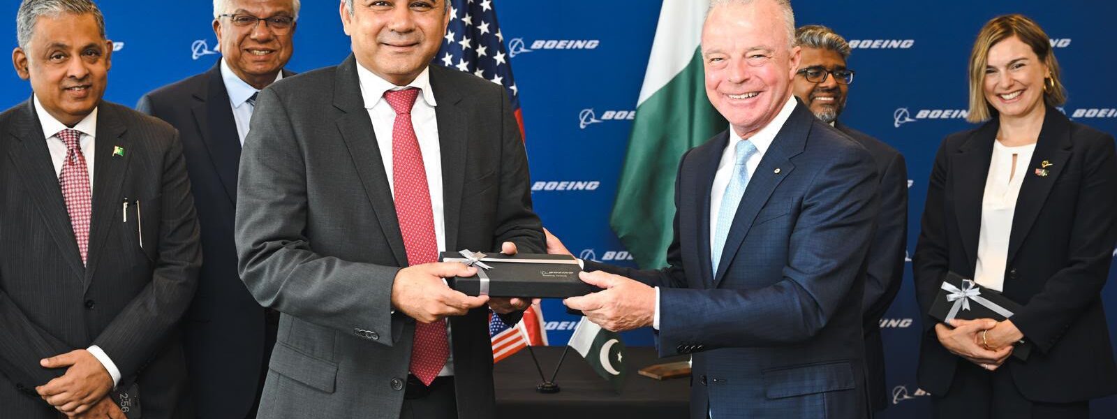 Pakistan meets with Boeing for PIA aircraft deal Pakistan meets with Boeing for PIA aircraft deal