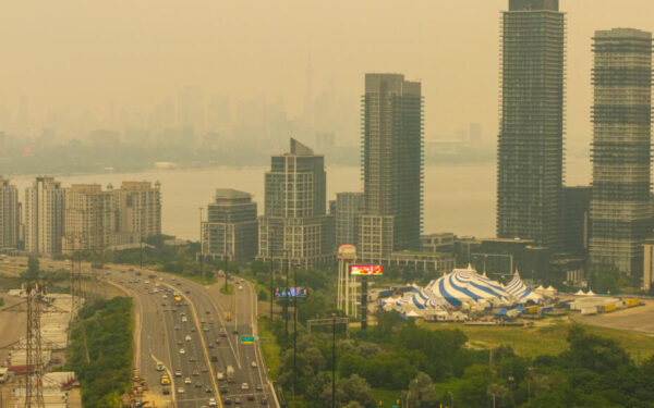 Toronto faces worst air quality due to Canadian wildfires Toronto faces worst air quality due to Canadian wildfires