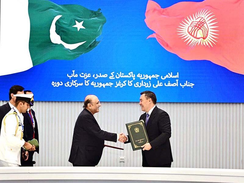 Zardari and Japarov Sign Joint Statement Zardari and Japarov Sign Joint Statement