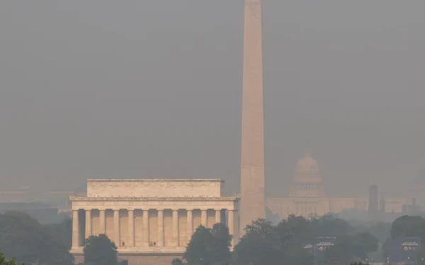 Air Quality Warnings Persist as Wildfire Smoke Blankets US Air Quality Warnings Persist as Wildfire Smoke Blankets US