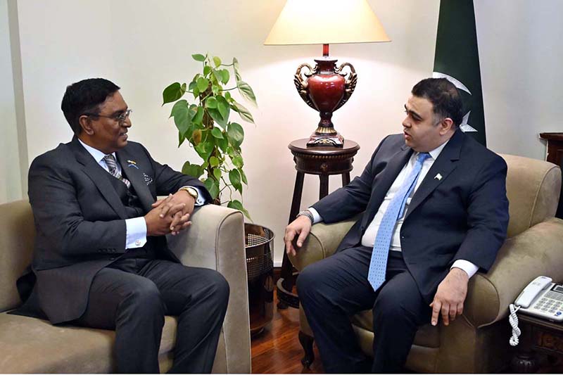 Minister Meets High Commissioner from Mauritius