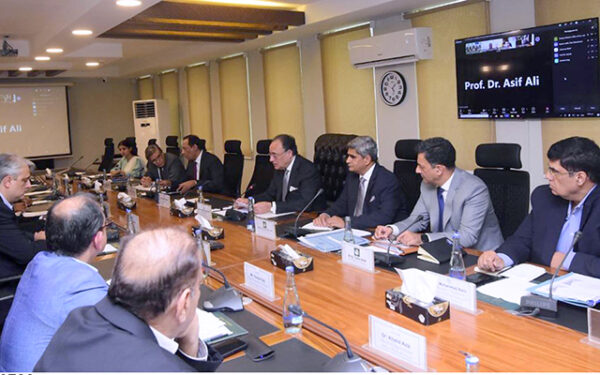 Finance Minister Chairs Meeting on GM Corn Finance Minister Chairs Meeting on GM Corn