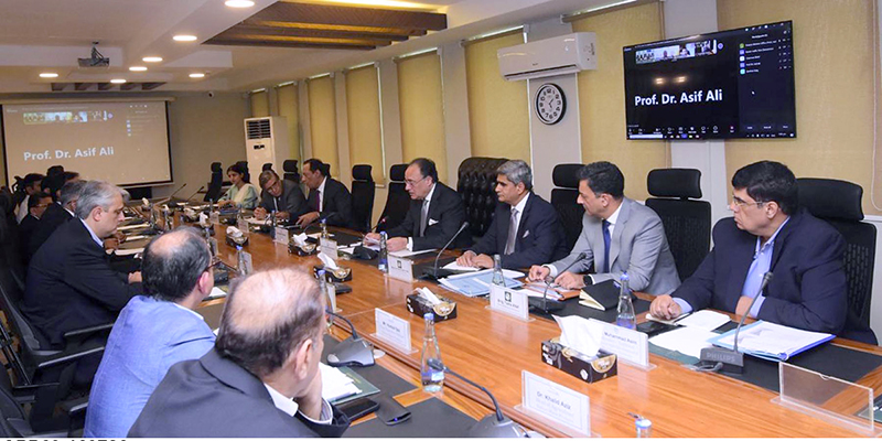 Finance Minister Chairs Meeting on GM Corn Finance Minister Chairs Meeting on GM Corn