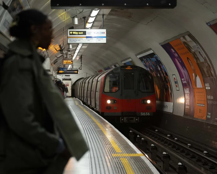 Tube cleaner warns of toxic dust risks for London Underground passengers Tube cleaner warns of toxic dust risks for London Underground passengers
