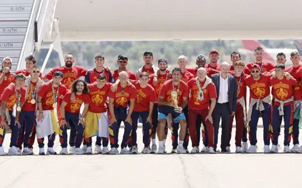 Spain’s World Cup Champions Return Home Amid Celebrations Spain’s World Cup Champions Return Home Amid Celebrations