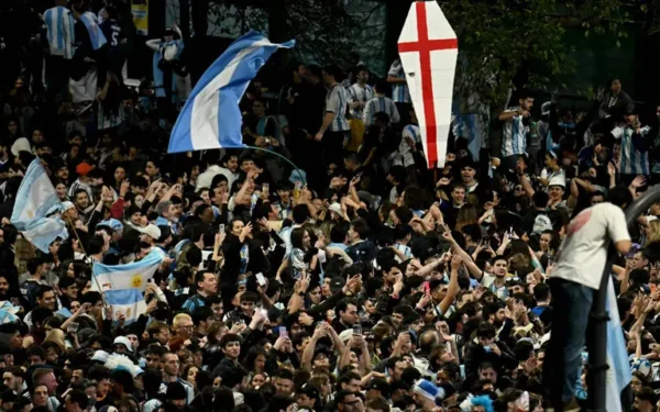 Argentina fans celebrate World Cup victory with Malvinas spirit Argentina fans celebrate World Cup victory with Malvinas spirit