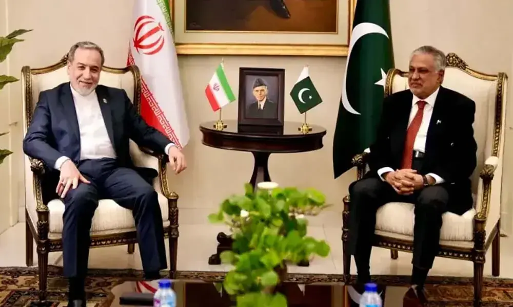 Pakistan’s FM Urges De-Escalation in Talks with Iranian Counterpart Pakistan’s FM Urges De-Escalation in Talks with Iranian Counterpart