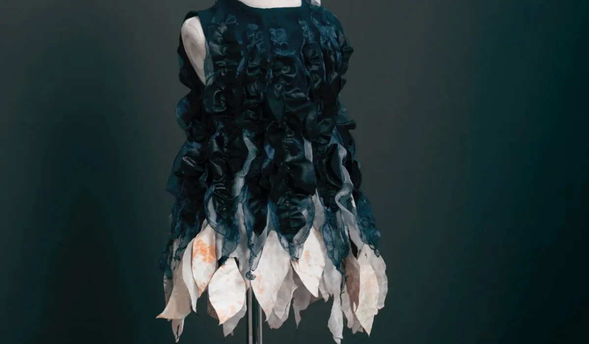 Living fungi used to create self-healing clothing