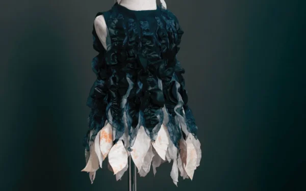 Living fungi used to create self-healing clothing Living fungi used to create self-healing clothing