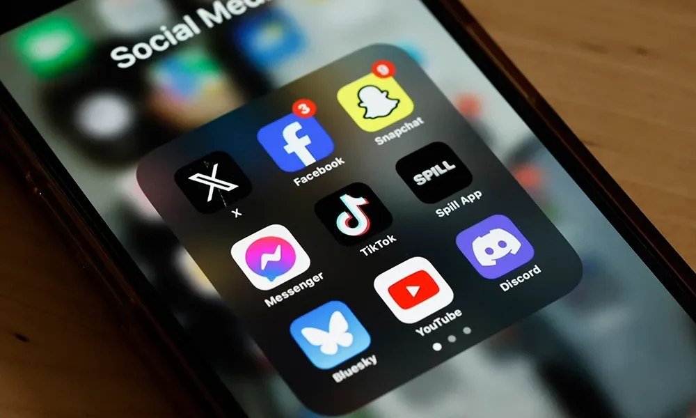 U.K. Government Proposes Social Media Curfew for Older Teenagers U.K. Government Proposes Social Media Curfew for Older Teenagers
