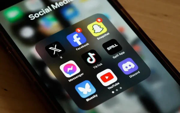 U.K. Government Proposes Social Media Curfew for Older Teenagers