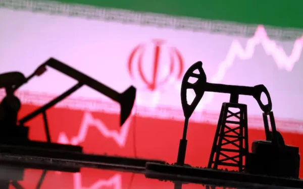 US revokes license for Iranian oil sales amid tanker attacks US revokes license for Iranian oil sales amid tanker attacks