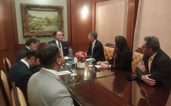 Private Sector Steps Up to Finance Pakistan’s Economy Private Sector Steps Up to Finance Pakistan’s Economy