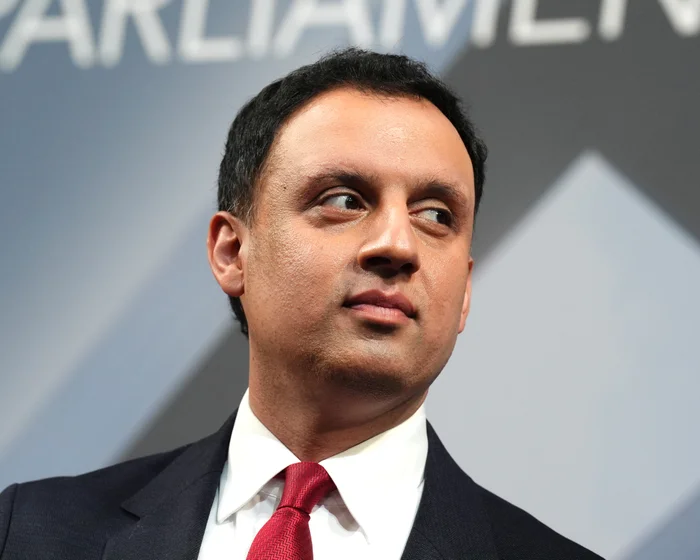 Scottish Labour Leader Resigns to Join New Government, Faces Criticism Scottish Labour Leader Resigns to Join New Government, Faces Criticism