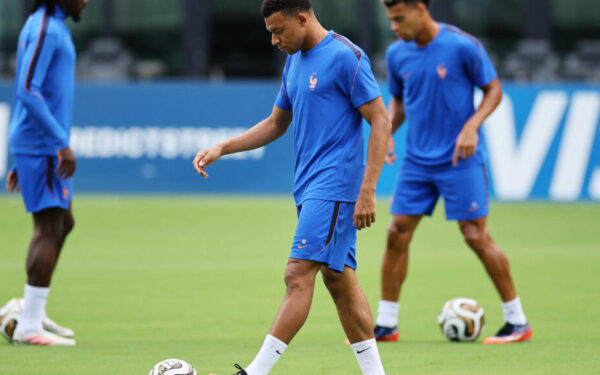 France and England to play for third place in World Cup France and England to play for third place in World Cup