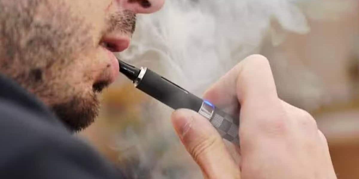 Karachi to Intensify Crackdown on Vapes, Cigarettes and Drugs Near Colleges