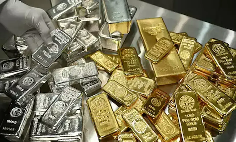 Gold prices fall in Pakistan as international market declines Gold prices fall in Pakistan as international market declines
