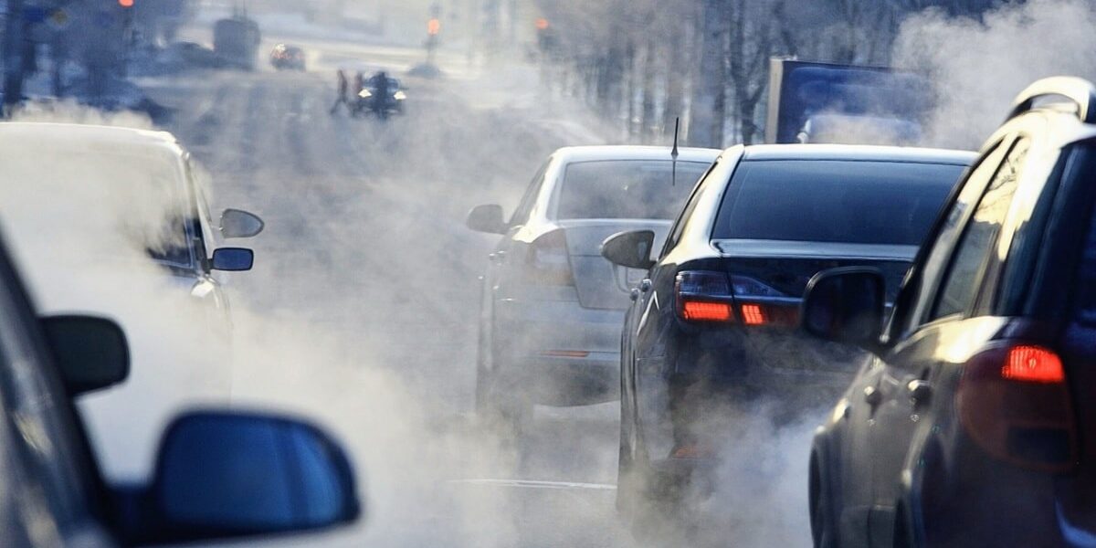 Lahore to suspend licenses of smoke-emitting vehicle operators