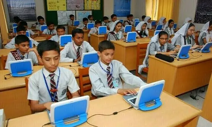 Sindh government allows private schools to decide teaching days