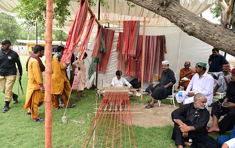 Man Weaves Traditional Shawls During Urs Celebrations
