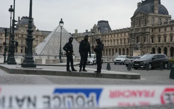 Thieves Regret Not Taking More from Louvre Heist