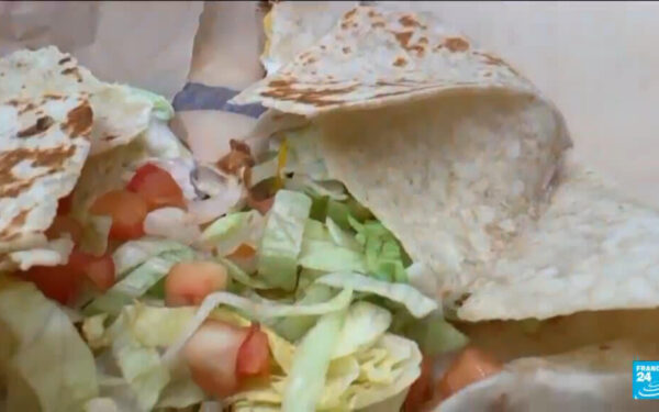 Taco Bell removes lettuce due to parasite outbreak Taco Bell removes lettuce due to parasite outbreak