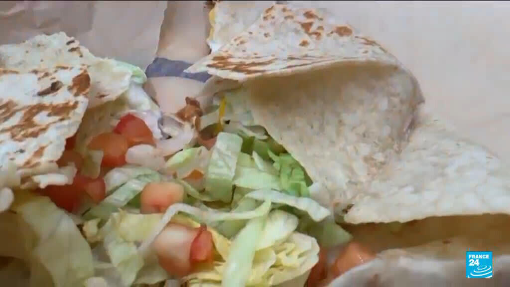 Taco Bell removes lettuce due to parasite outbreak Taco Bell removes lettuce due to parasite outbreak
