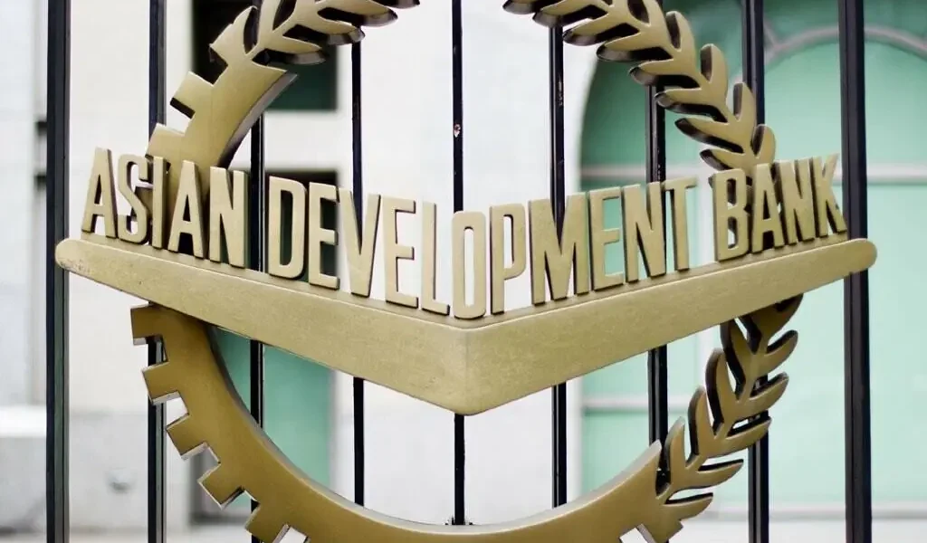 ADB Cuts Pakistan’s FY2027 Growth Forecast to 3.7% Amid Rising Inflation