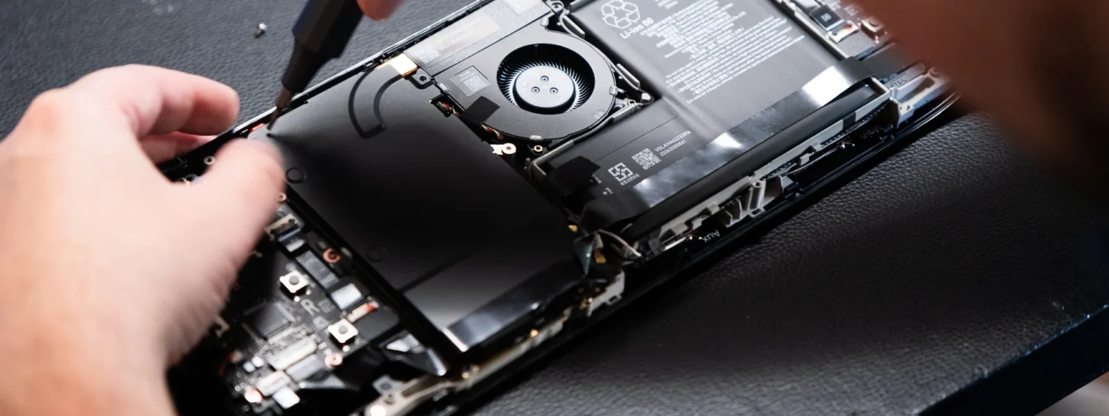 Valve confirms iFixit can continue selling Steam Deck batteries Valve confirms iFixit can continue selling Steam Deck batteries