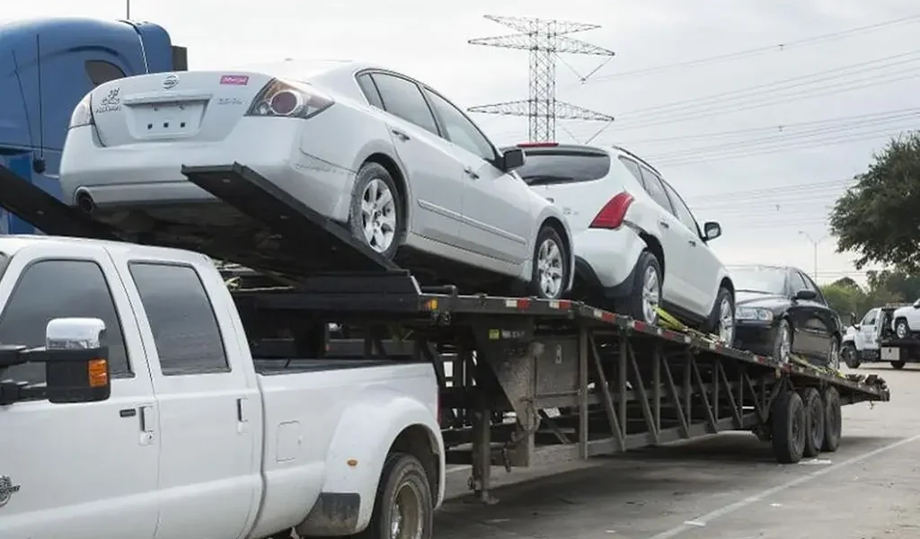 Customs Seize 10 Smuggled Vehicles, Foreign Cigarettes Worth Rs 113.5 Million Customs Seize 10 Smuggled Vehicles, Foreign Cigarettes Worth Rs 113.5 Million