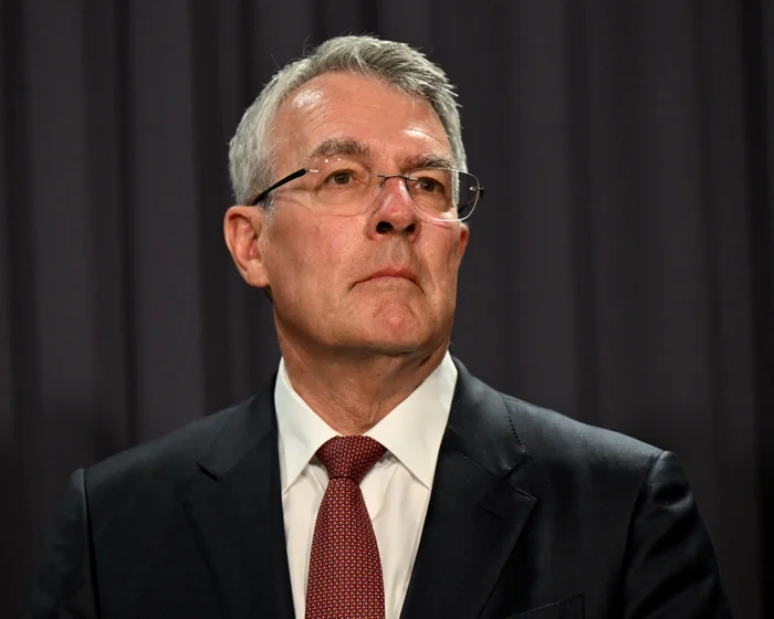 Ex-Attorney General Calls for Protests Ban Outside Synagogues Ex-Attorney General Calls for Protests Ban Outside Synagogues