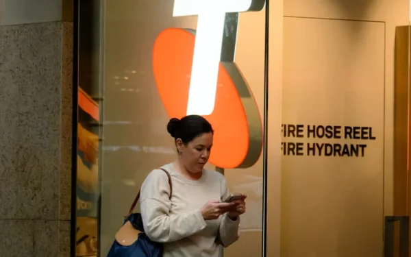 Minister Defends Triple-Zero Calls Amid Telstra Outage Controversy Minister Defends Triple-Zero Calls Amid Telstra Outage Controversy