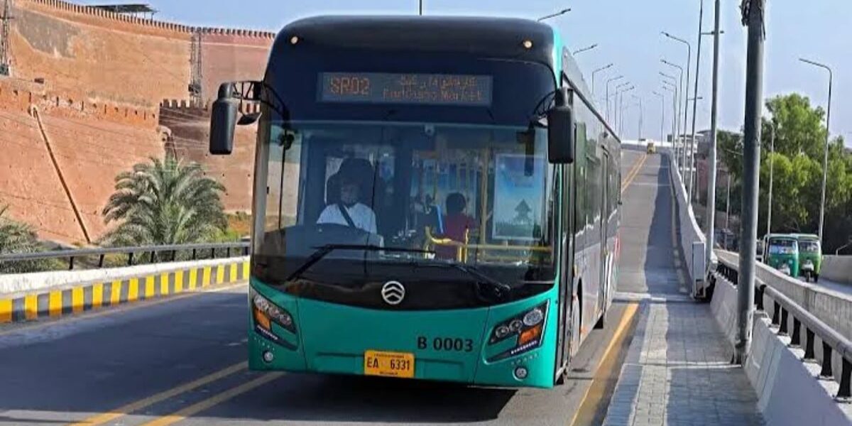 BRT Peshawar Extends Evening Service by Half an Hour BRT Peshawar Extends Evening Service by Half an Hour